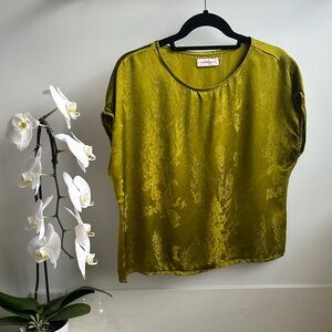 Elegant Chartreuse Green Women's Top Medium by traffic people